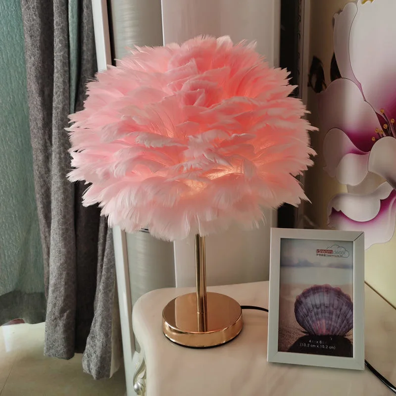 Nordic Creative Lovely Bedroom Bed Floor Lamp Natural Super Fluffy Feather Floor Lamp